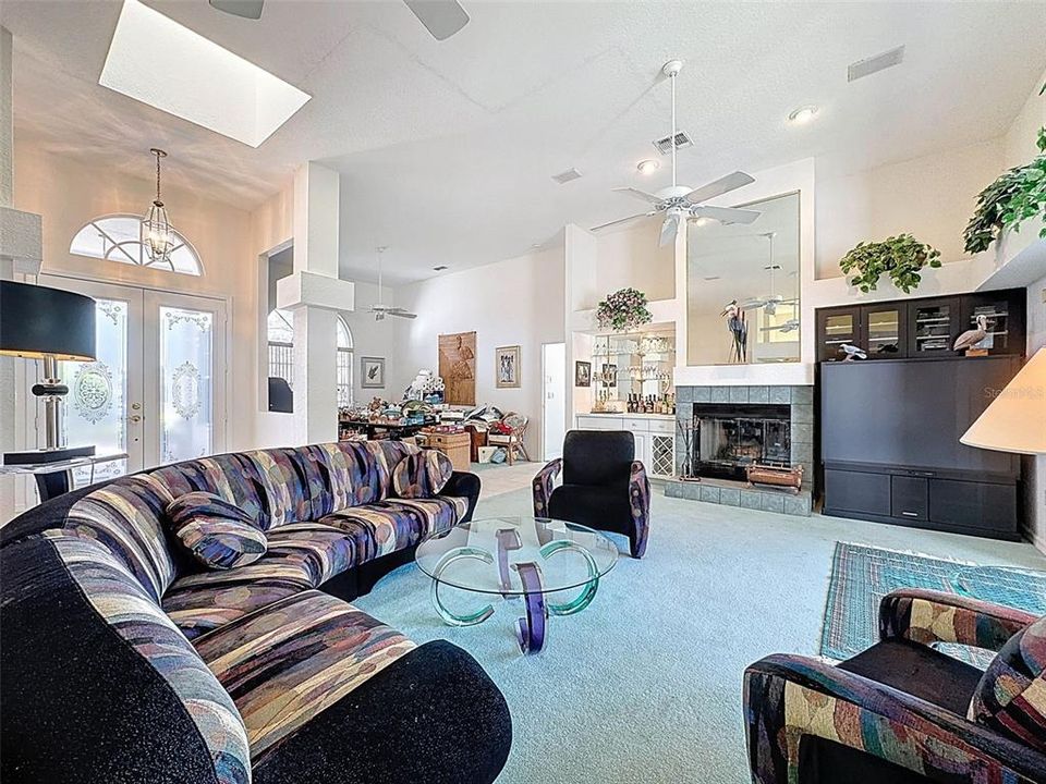 待售: $349,000 (3 贝兹, 3 浴室, 2384 平方英尺)