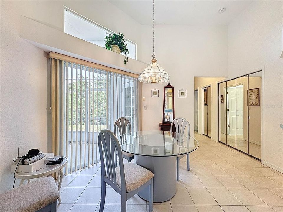 待售: $349,000 (3 贝兹, 3 浴室, 2384 平方英尺)