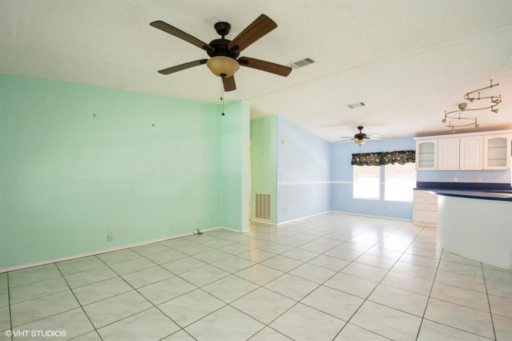 Active With Contract: $150,000 (3 beds, 2 baths, 1296 Square Feet)