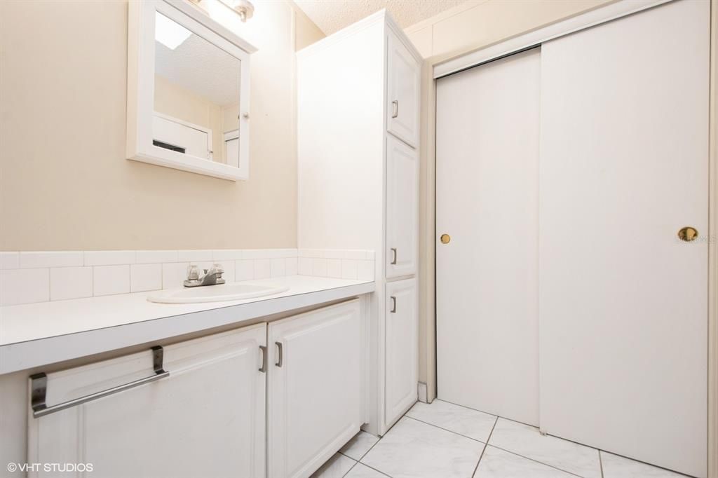 Active With Contract: $150,000 (3 beds, 2 baths, 1296 Square Feet)