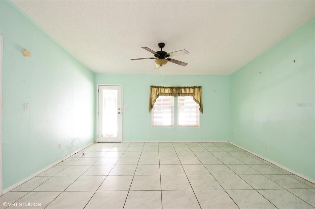 Active With Contract: $150,000 (3 beds, 2 baths, 1296 Square Feet)