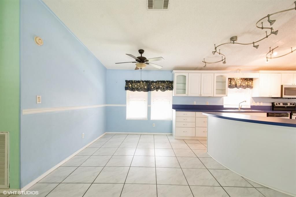 Active With Contract: $150,000 (3 beds, 2 baths, 1296 Square Feet)