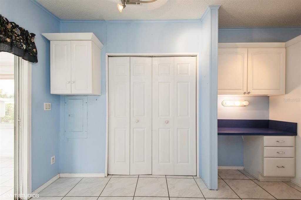 Active With Contract: $150,000 (3 beds, 2 baths, 1296 Square Feet)