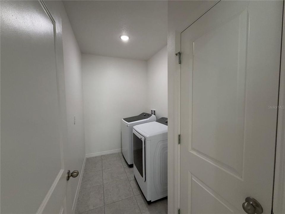 For Sale: $299,990 (4 beds, 2 baths, 1564 Square Feet)