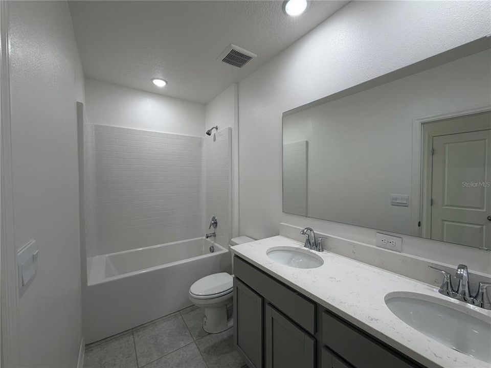 For Sale: $299,990 (4 beds, 2 baths, 1564 Square Feet)