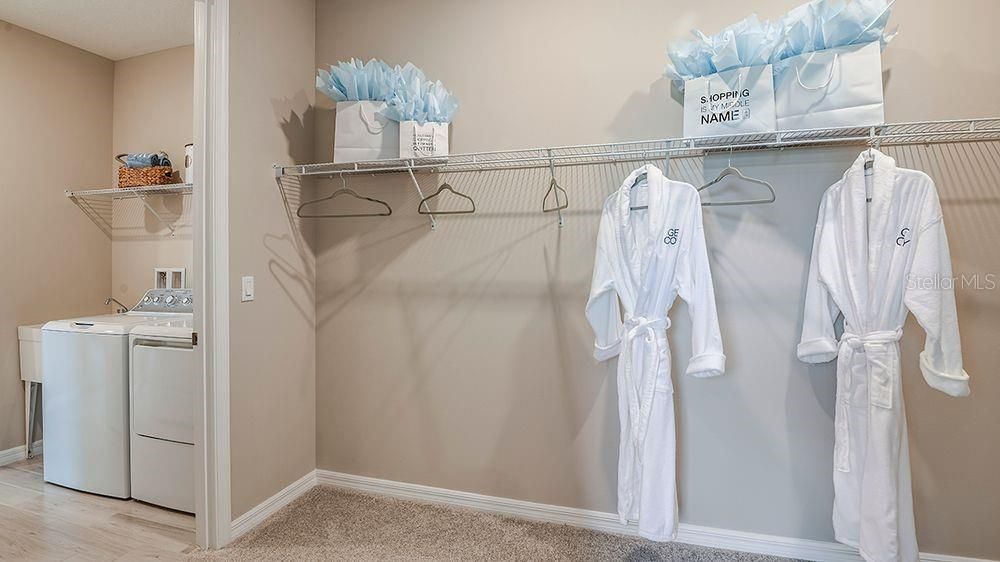 Под контрактом: $560,000 (4 спален, 3 ванн, 2394 Квадратных фут)