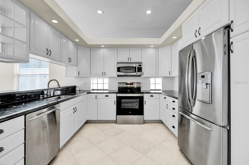 На продажу: $2,750,000 (5 спален, 4 ванн, 3211 Квадратных фут)