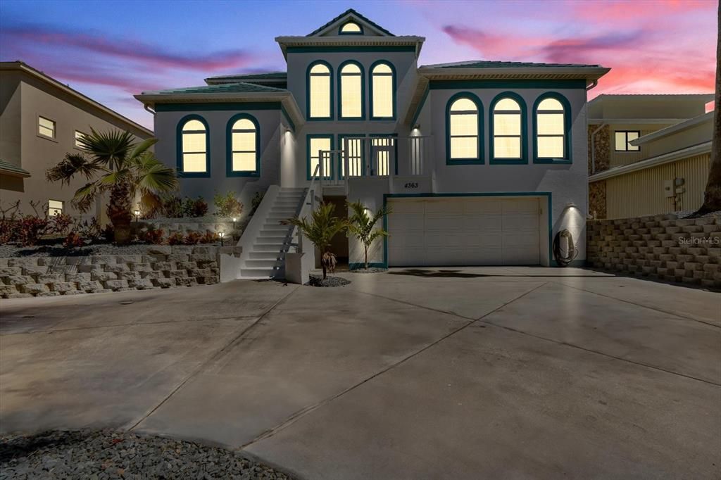 На продажу: $2,750,000 (5 спален, 4 ванн, 3211 Квадратных фут)