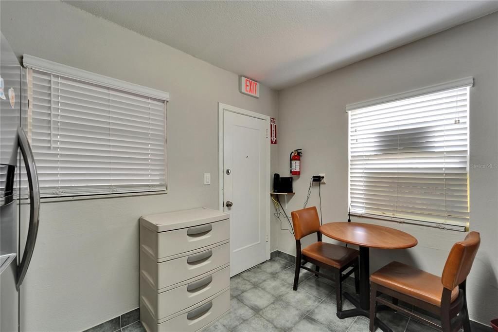 На продажу: $850,000 (0 спален, 0 ванн, 1832 Квадратных фут)