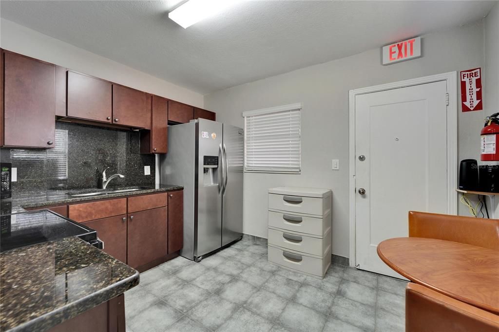 На продажу: $850,000 (0 спален, 0 ванн, 1832 Квадратных фут)