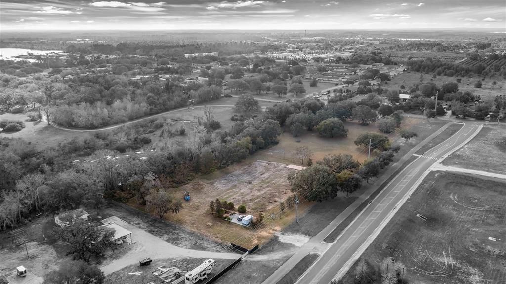 待售: $985,000 (6.41 acres)