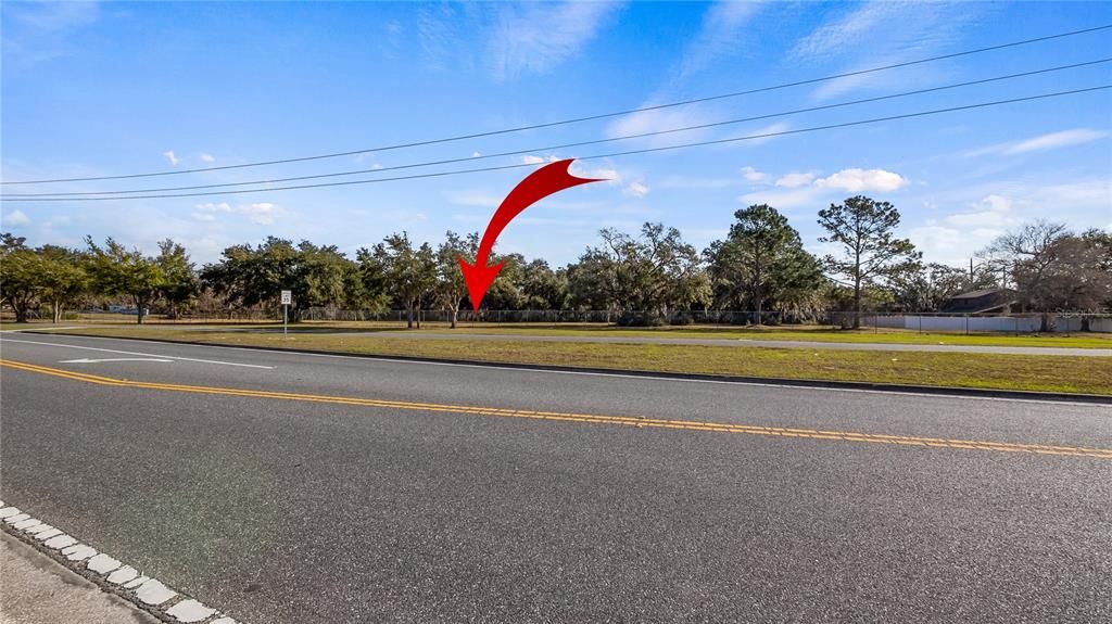 待售: $985,000 (6.41 acres)