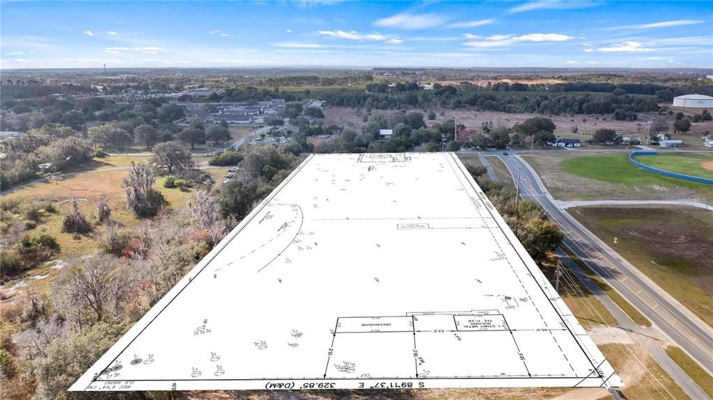 待售: $985,000 (6.41 acres)