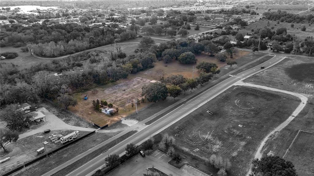 待售: $985,000 (6.41 acres)