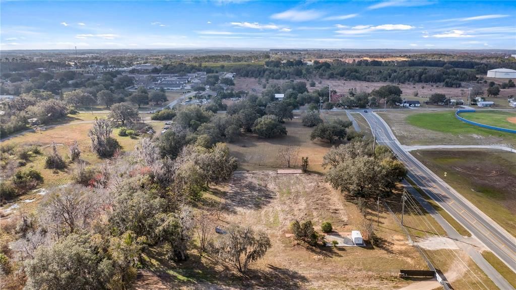 待售: $985,000 (6.41 acres)