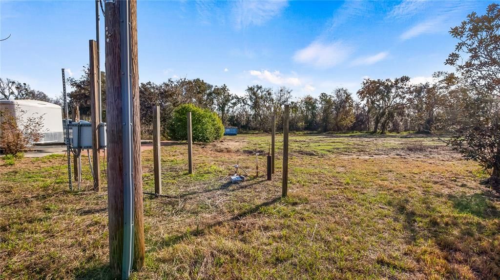 待售: $985,000 (6.41 acres)