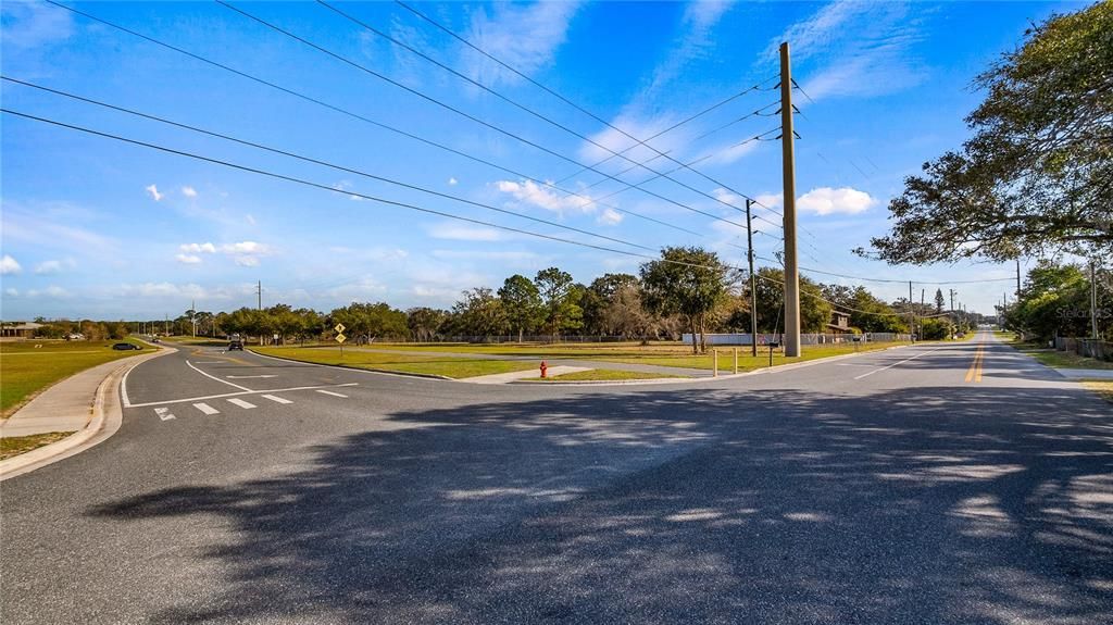 待售: $985,000 (6.41 acres)