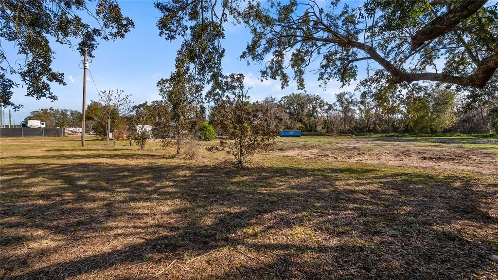 待售: $985,000 (6.41 acres)