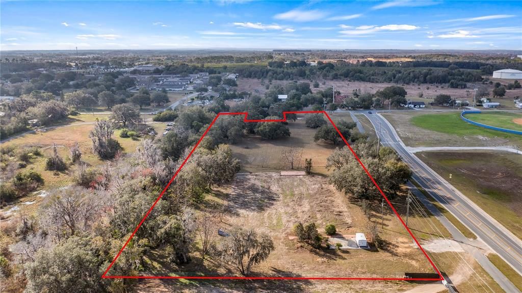 待售: $985,000 (6.41 acres)