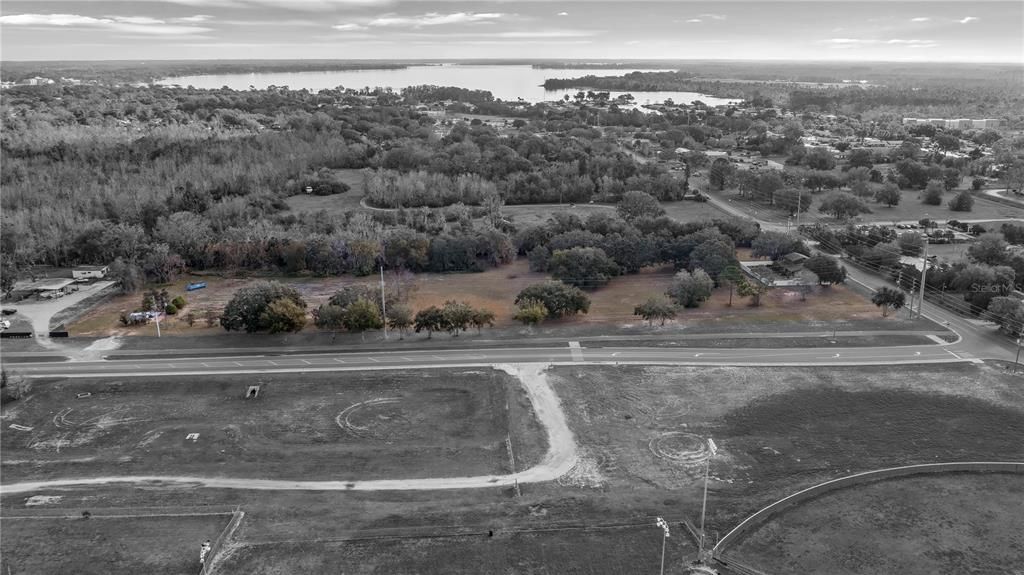 待售: $985,000 (6.41 acres)