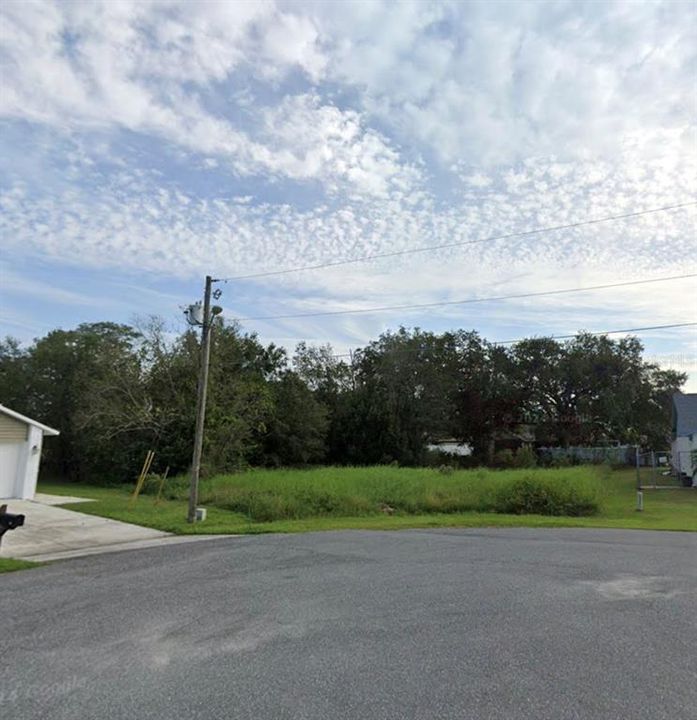 Под контрактом: $55,000 (0.52 acres)