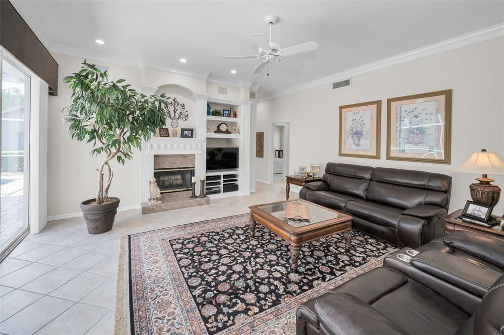 Activo con contrato: $799,000 (4 camas, 3 baños, 2552 Pies cuadrados)