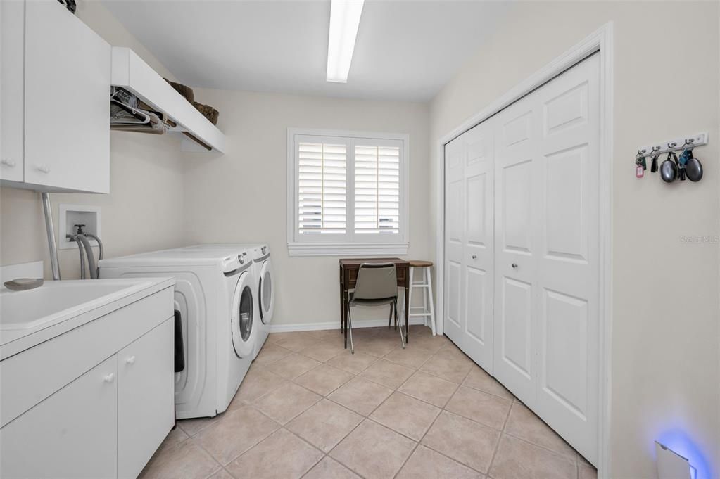 Activo con contrato: $799,000 (4 camas, 3 baños, 2552 Pies cuadrados)