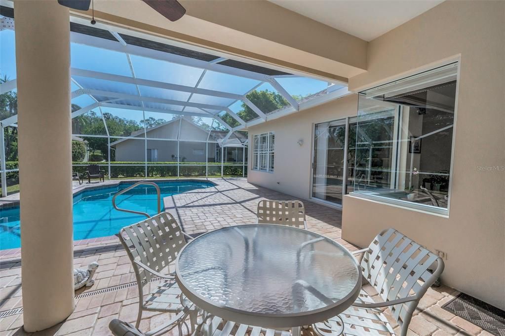 Activo con contrato: $799,000 (4 camas, 3 baños, 2552 Pies cuadrados)