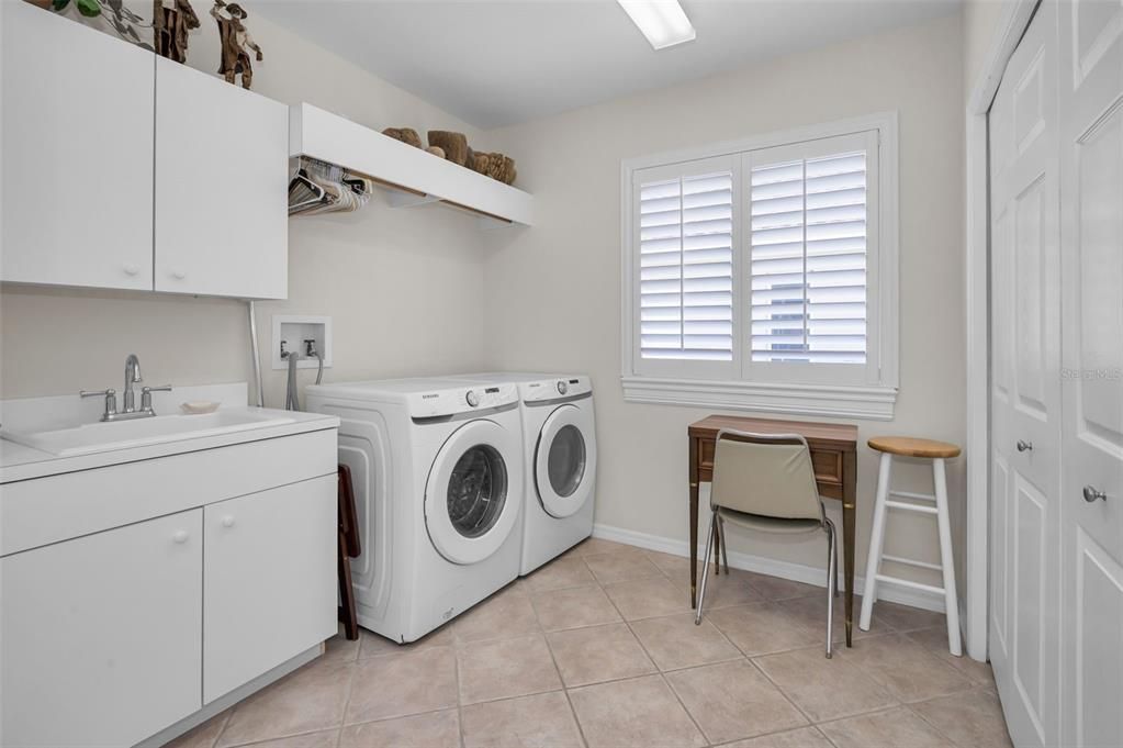 Activo con contrato: $799,000 (4 camas, 3 baños, 2552 Pies cuadrados)