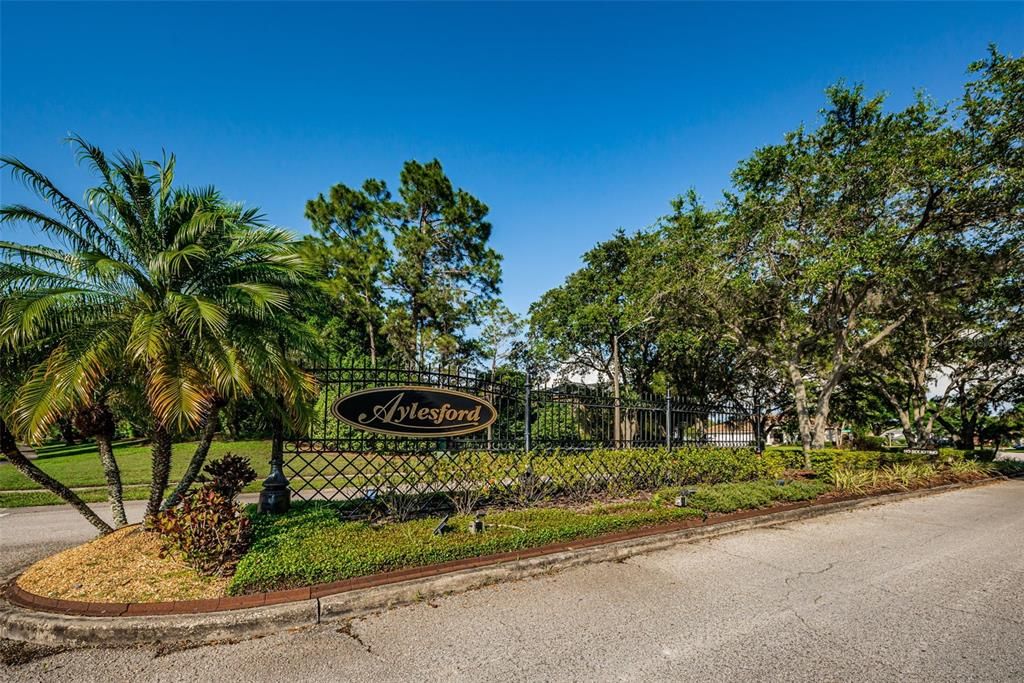 Activo con contrato: $799,000 (4 camas, 3 baños, 2552 Pies cuadrados)