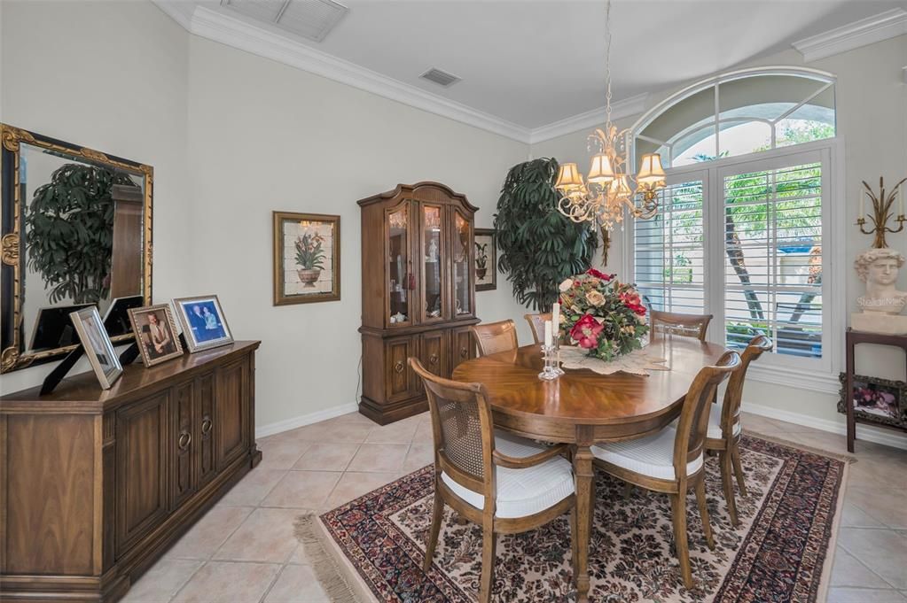 Activo con contrato: $799,000 (4 camas, 3 baños, 2552 Pies cuadrados)