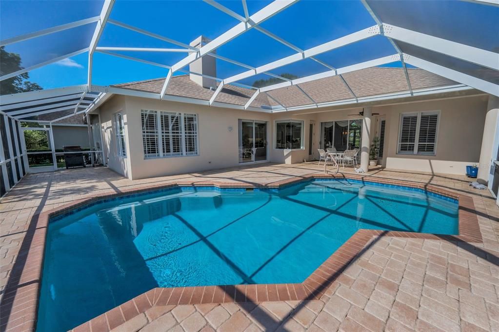 Activo con contrato: $799,000 (4 camas, 3 baños, 2552 Pies cuadrados)