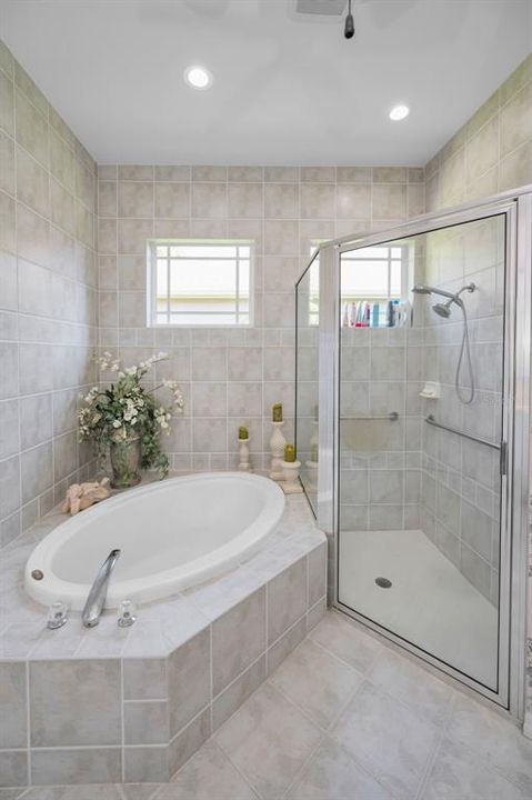 Activo con contrato: $799,000 (4 camas, 3 baños, 2552 Pies cuadrados)