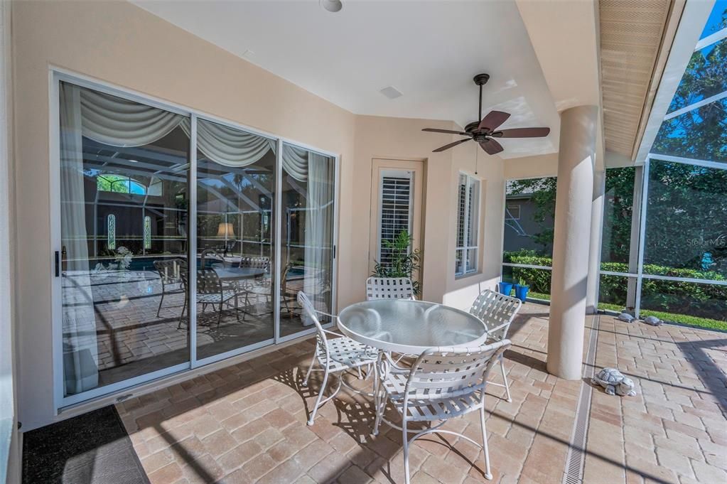 Activo con contrato: $799,000 (4 camas, 3 baños, 2552 Pies cuadrados)