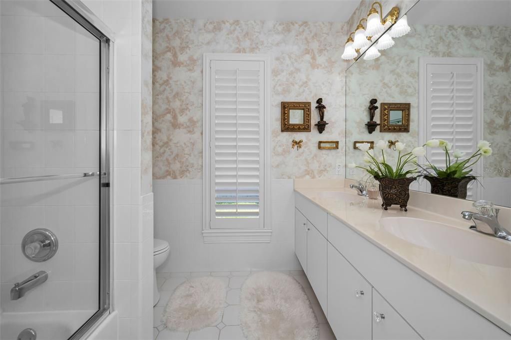 Activo con contrato: $799,000 (4 camas, 3 baños, 2552 Pies cuadrados)