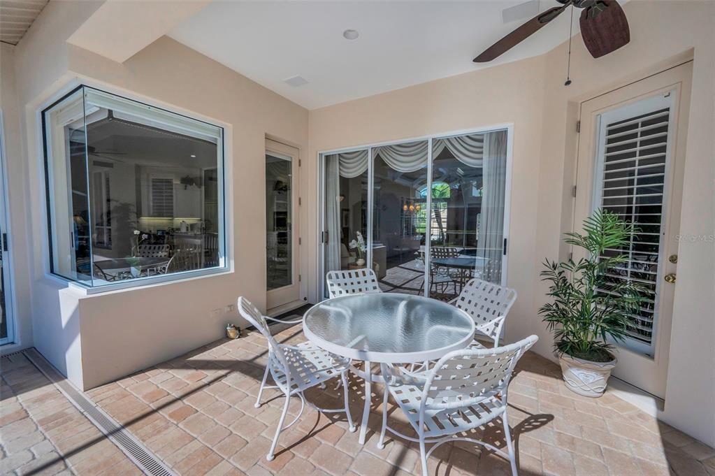 Activo con contrato: $799,000 (4 camas, 3 baños, 2552 Pies cuadrados)