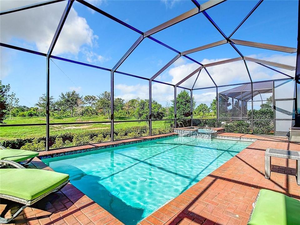 En Renta: $8,000 (3 camas, 3 baños, 2252 Pies cuadrados)