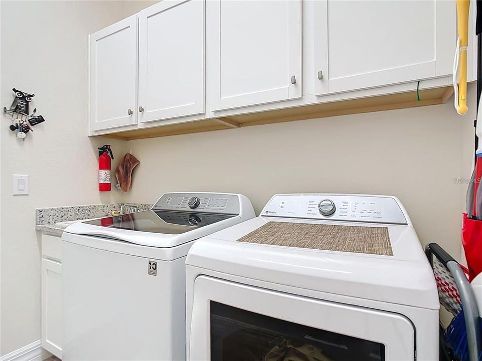 En Renta: $8,000 (3 camas, 3 baños, 2252 Pies cuadrados)