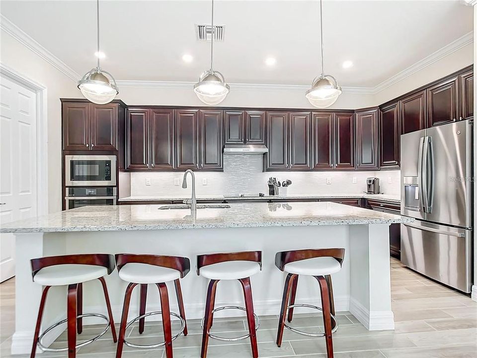 En Renta: $8,000 (3 camas, 3 baños, 2252 Pies cuadrados)