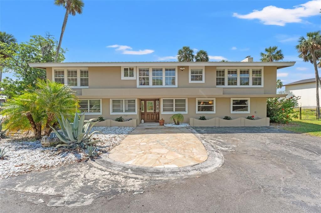 Recently Sold: $799,000 (3 beds, 3 baths, 2794 Square Feet)