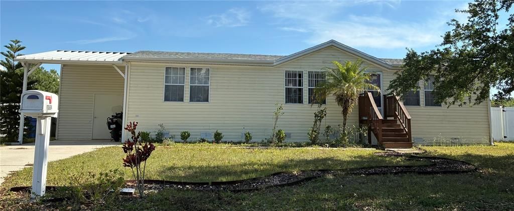 Recently Sold: $210,000 (3 beds, 2 baths, 1296 Square Feet)