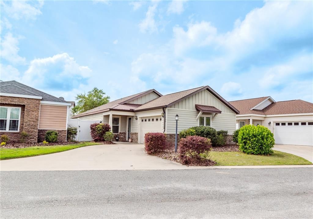 Recently Sold: $305,000 (3 beds, 2 baths, 1386 Square Feet)