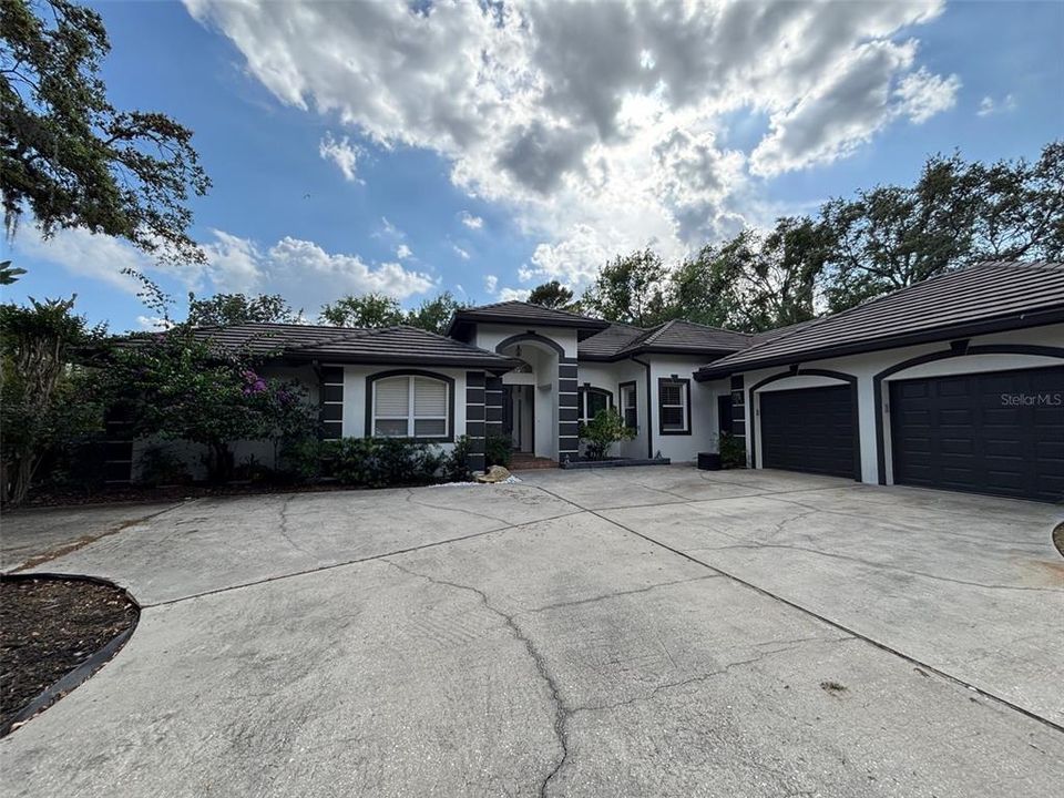 Recently Sold: $1,824,000 (4 beds, 4 baths, 3599 Square Feet)