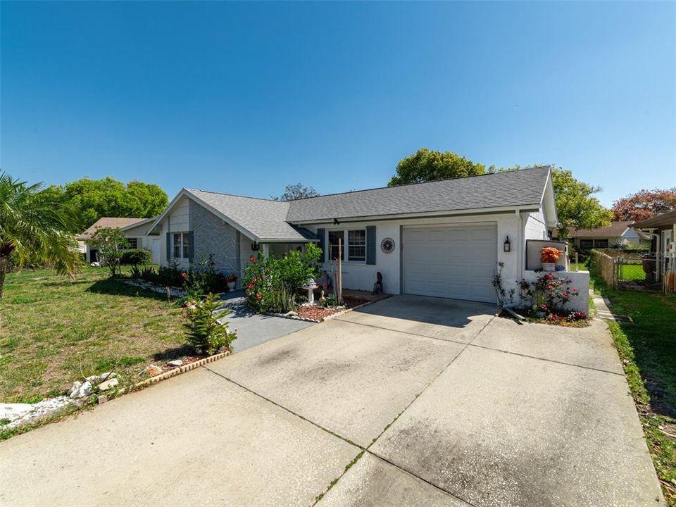 Недавно продано: $228,000 (2 спален, 2 ванн, 1200 Квадратных фут)