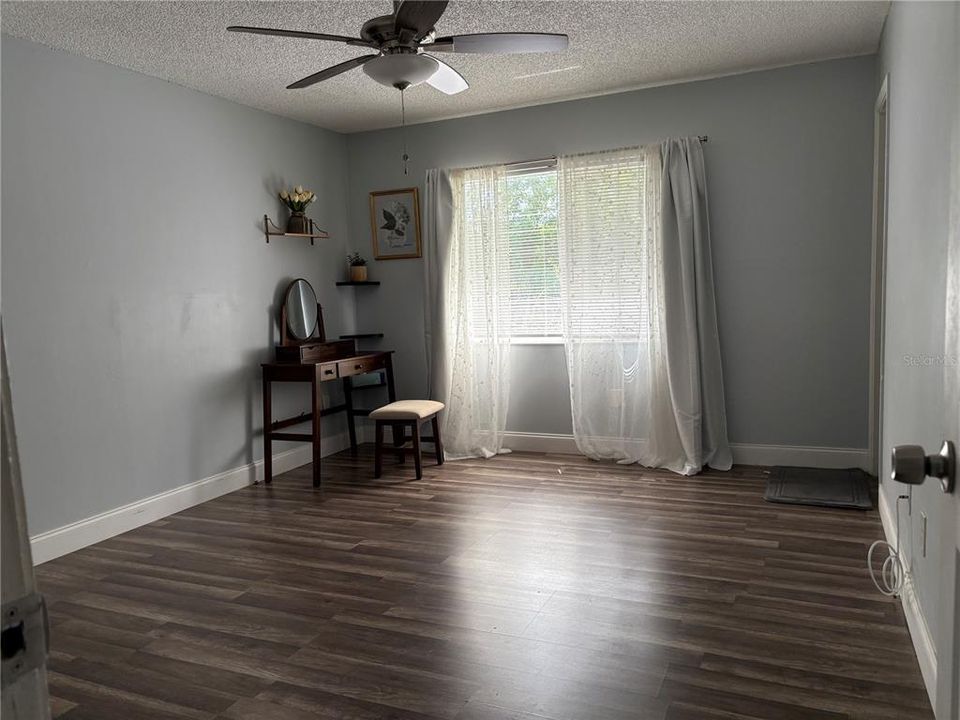 For Sale: $277,500 (3 beds, 2 baths, 1111 Square Feet)