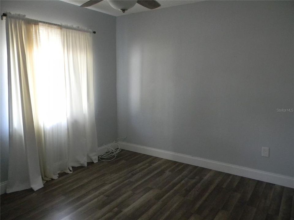 For Sale: $277,500 (3 beds, 2 baths, 1111 Square Feet)