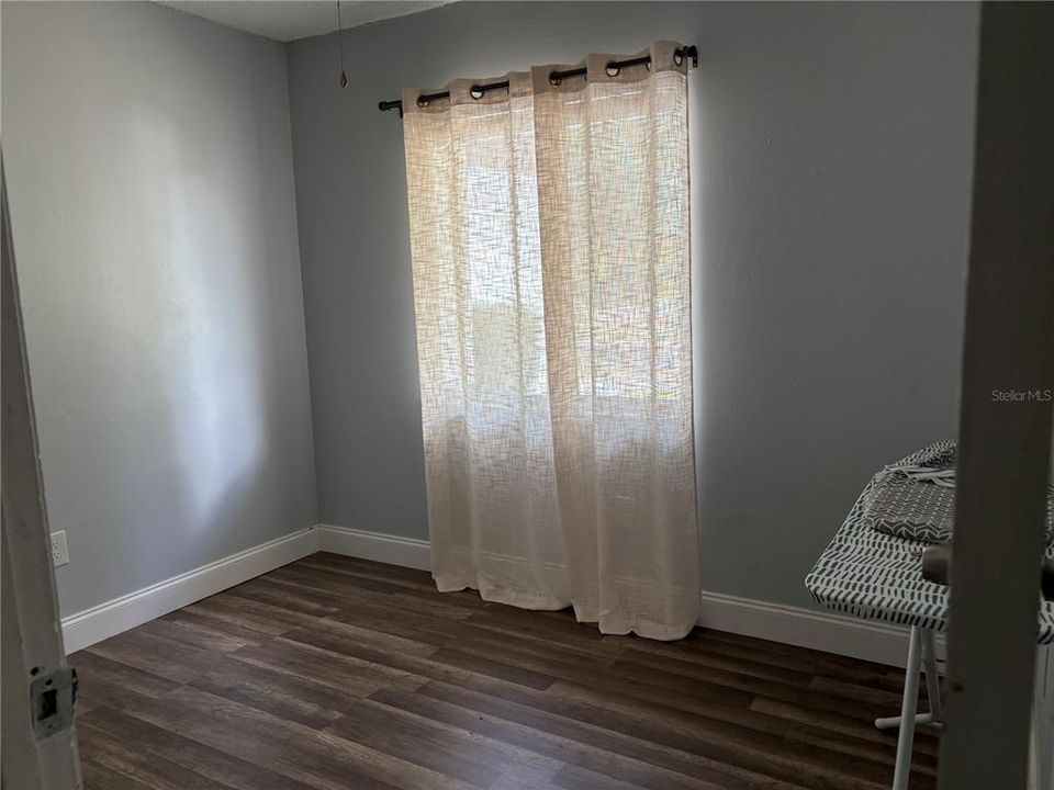 For Sale: $277,500 (3 beds, 2 baths, 1111 Square Feet)