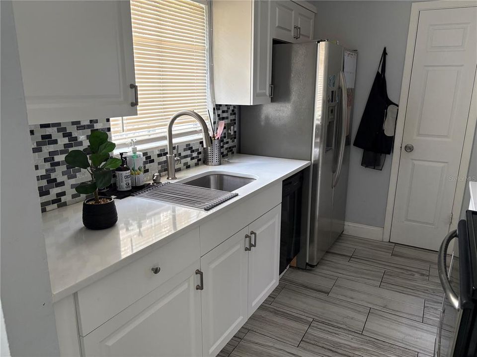 For Sale: $277,500 (3 beds, 2 baths, 1111 Square Feet)