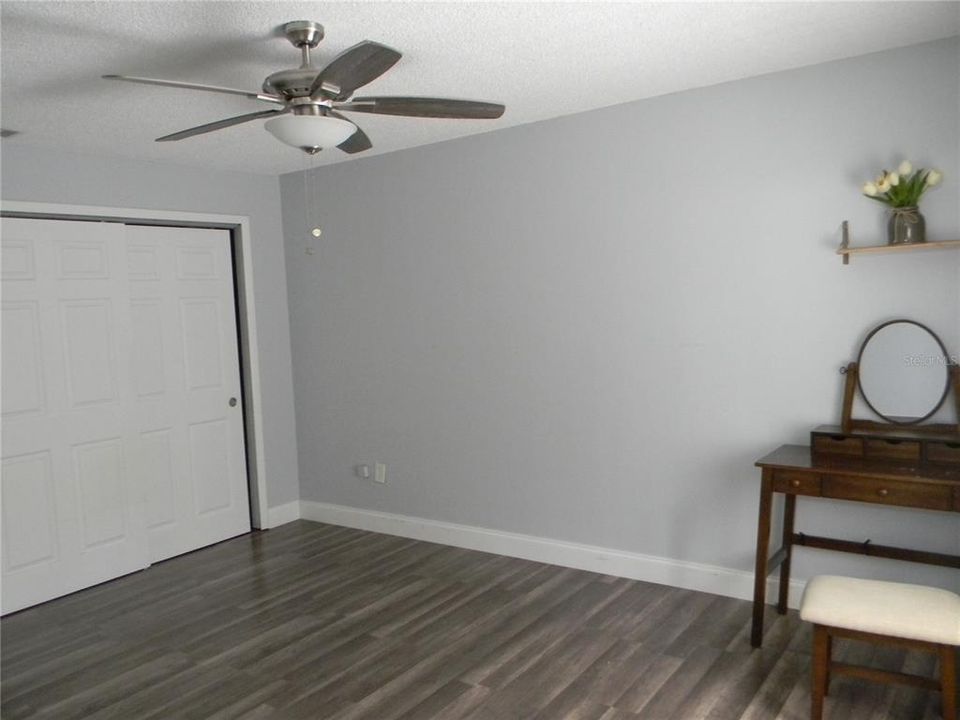 For Sale: $277,500 (3 beds, 2 baths, 1111 Square Feet)