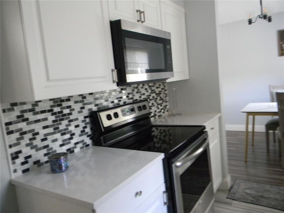 For Sale: $277,500 (3 beds, 2 baths, 1111 Square Feet)